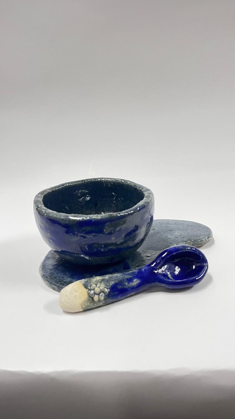 Set „Albastru Profund” – ceașcă cu linguriță și suport