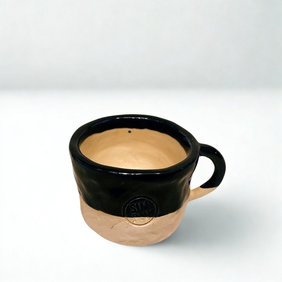 Cană ceramică glazurată „Black & White Harmony”