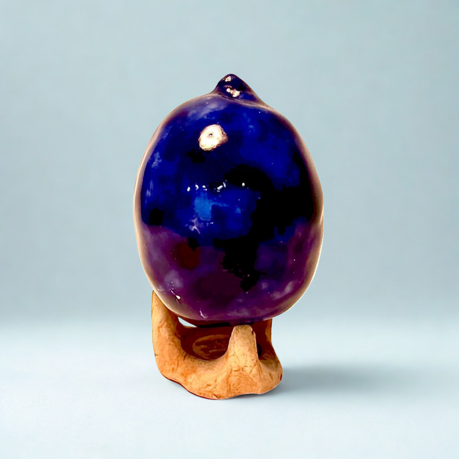 Sculptură ceramică „Fruct Indigo”