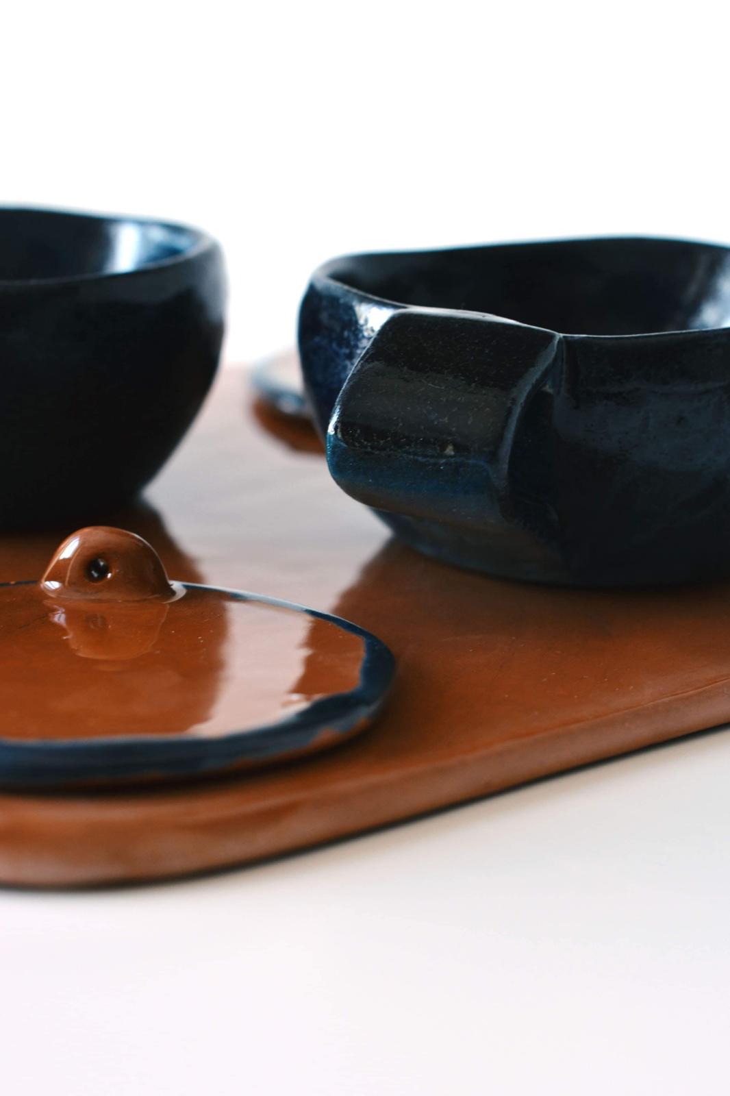 Set de ceai „Noapte și Pământ” – ceainic cu cești pe suport