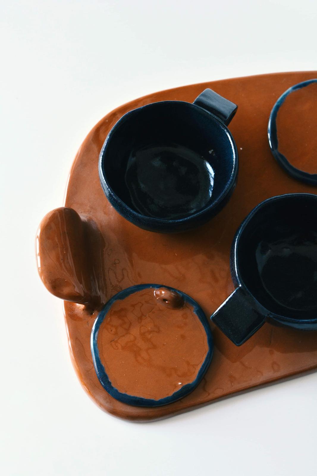 Set de ceai „Noapte și Pământ” – ceainic cu cești pe suport