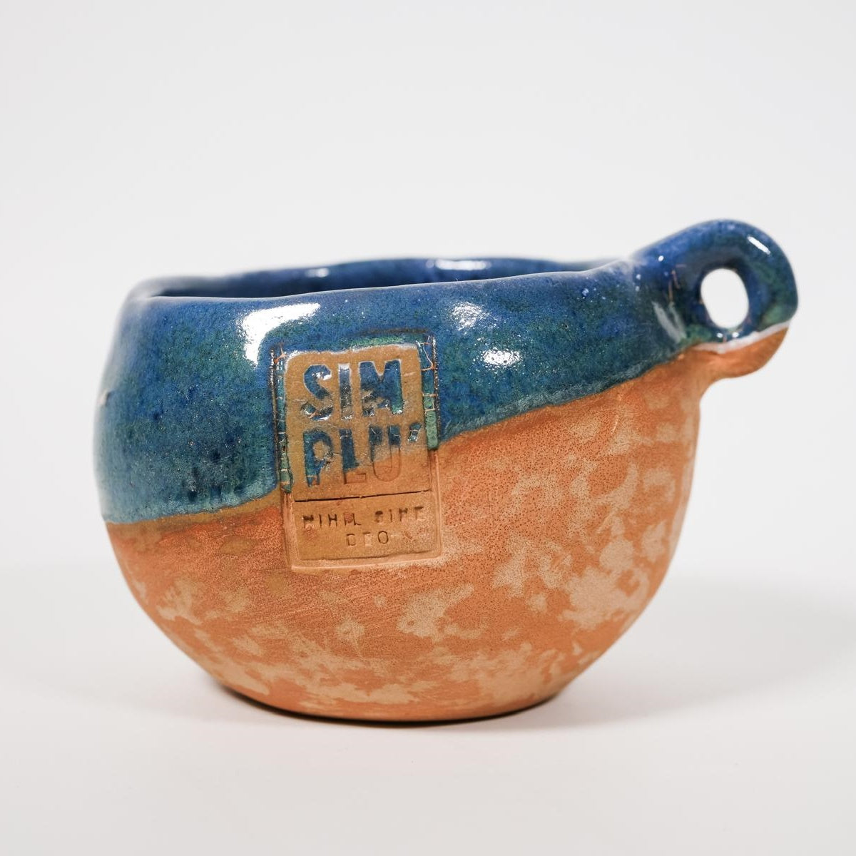 Cană ceramică glazurată – Albastru ocean & lut natura