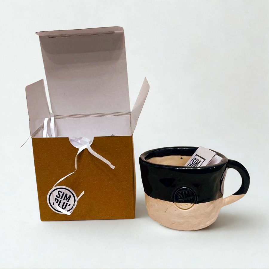 Cană ceramică glazurată „Black & White Harmony”