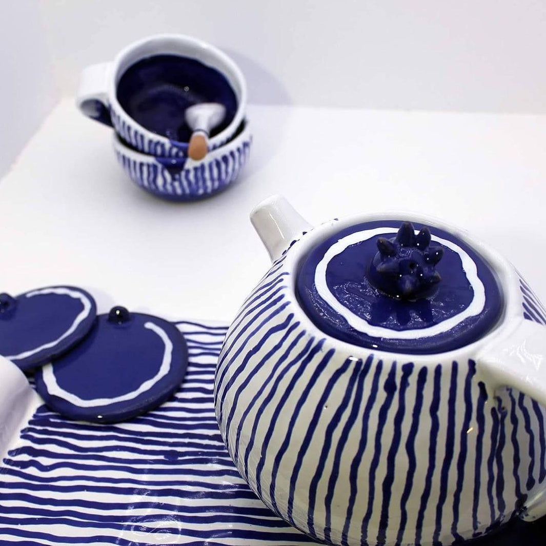 Set de ceai „Valuri Albastre” – ceainic cu 2 cești, suporturi și tavă